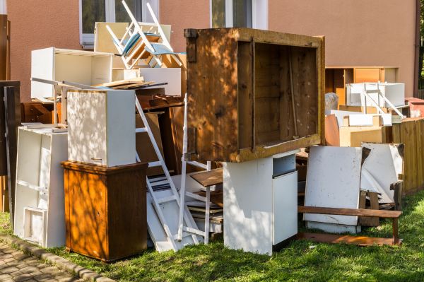 Junk Haul Away Service in Livonia
